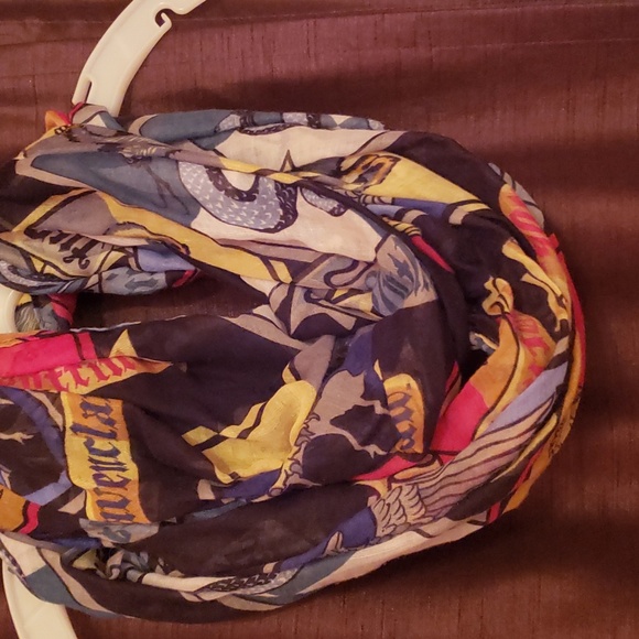 Harry Potter Hogwarts House Crests Infinity Scarf - Picture 4 of 7